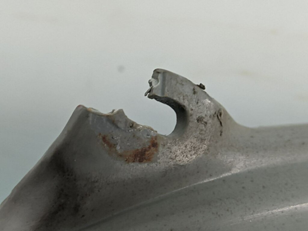 накладка панели приборов б/у \ облом креплений - 2